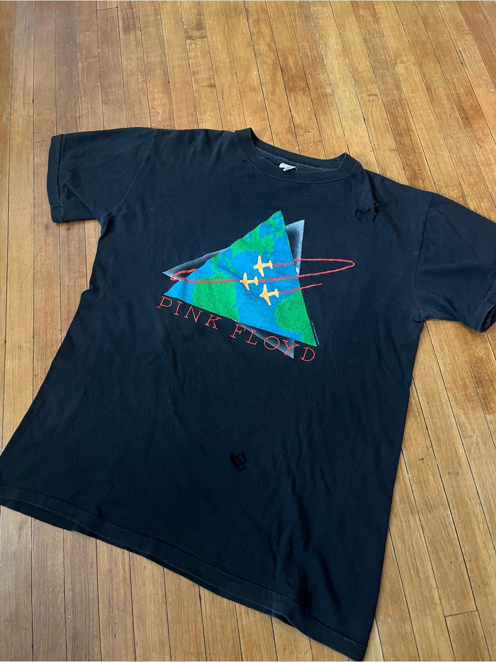 Vintage 1988 Pink Floyd World Tour Band Shirt thrashed